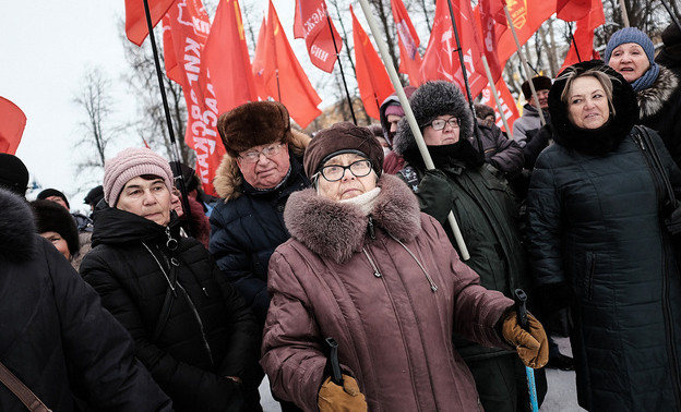 «Сколько можно быть обманутыми?» В Кирове прошёл третий митинг против мусорной реформы