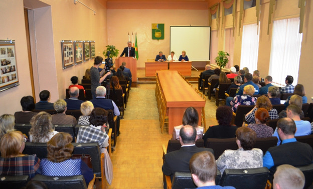 В Котельниче прошла встреча участников предварительного голосования партии "Единая Россия"с избирателями