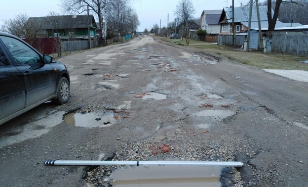 Прокуратура потребовала отремонтировать дороги в Оричах