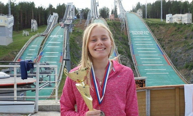 На международных соревнованиях по прыжкам с трамплина кировчанка завоевала золотую медаль