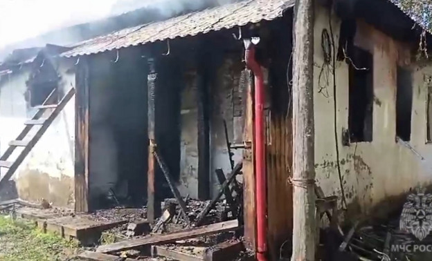 В Подосиновском районе при пожаре в здании сельхозкооператива погиб мужчина