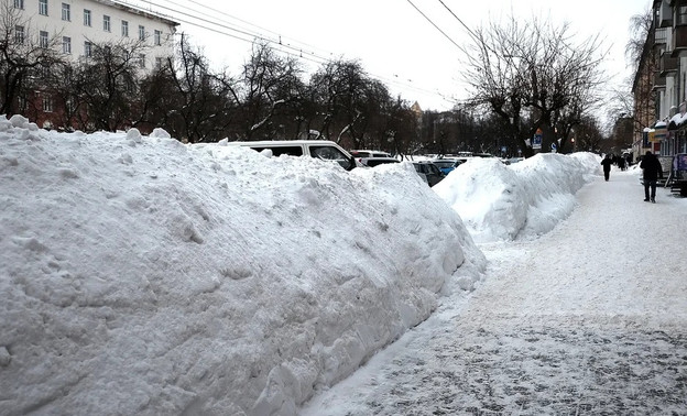 «Торопитесь, тает на глазах»: жители Кировской области начали продавать снег на «Авито»