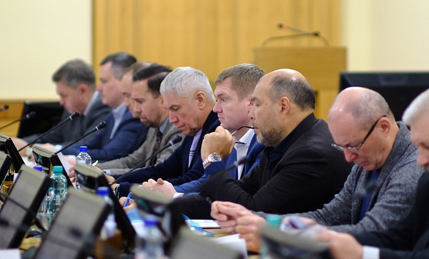 В Кирове депутаты обсудили распределение бюджета на 2023 год