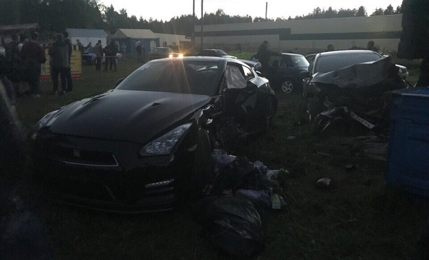 Появилось видео крупной аварии с Nissan GT-R на автогонках под Кировом