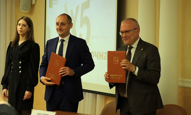 Александр Соколов и представитель X5 Group подписали соглашение о сотрудничестве