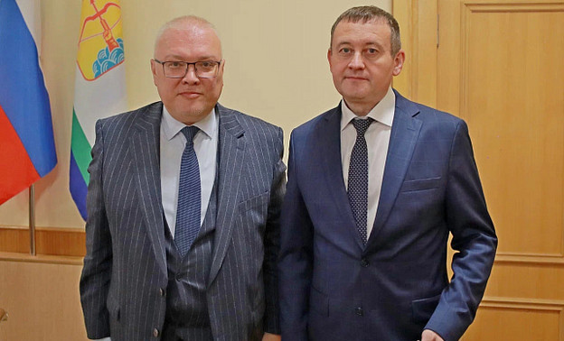 Александр Соколов вручил удостоверение новому министру энергетики и ЖКХ