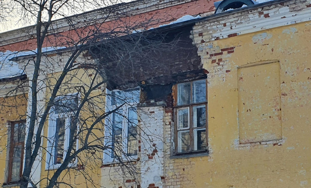 В Кирове обвалились части стен ещё двух исторических домов