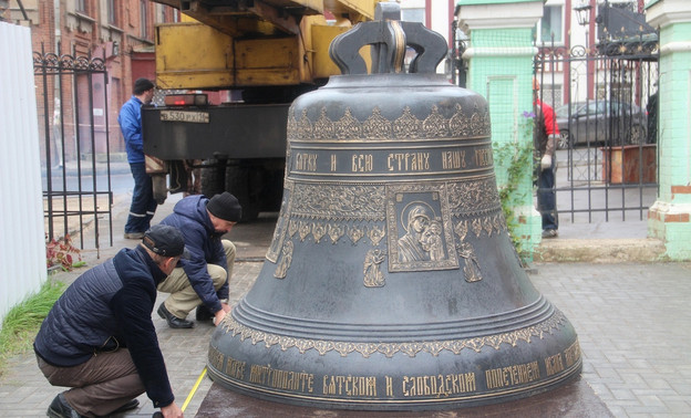 В Киров доставили колокол для Спасского собора