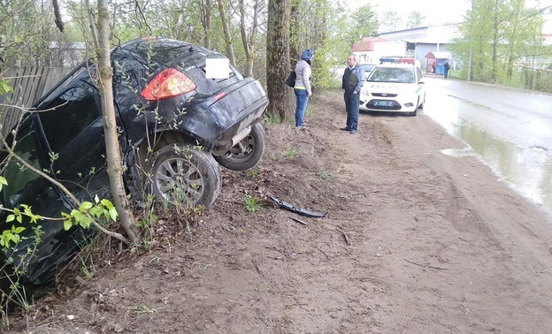 В Кирове иномарка вылетела с дороги: погибла пенсионерка