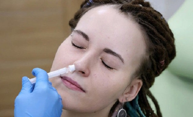 Российский Минздрав сообщил о регистрации первой в мире назальной вакцины против коронавируса
