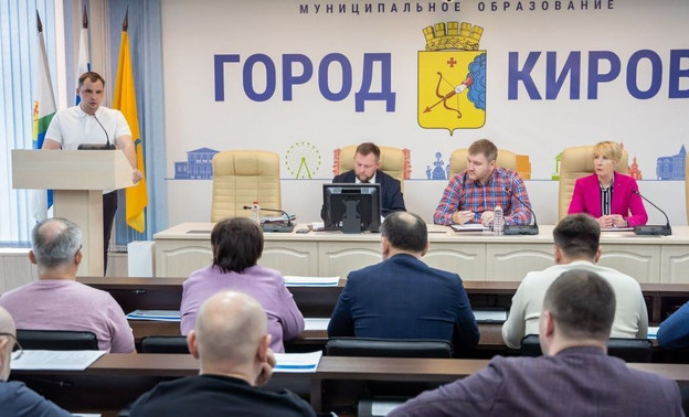 Представитель «Монолита» рассказал о сроках сдачи двух школ в Кирове
