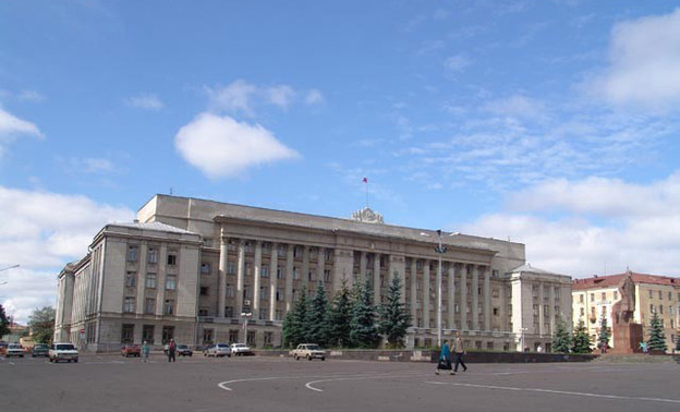 Бывшего чиновника из кировского Минздрава обвиняют в незаконном бизнесе и попытке мошенничества