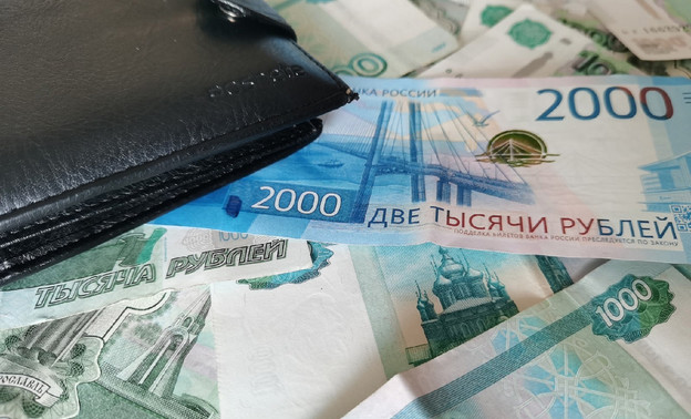 С 1 октября в России поднимется зарплата у сотрудников ряда бюджетных организаций
