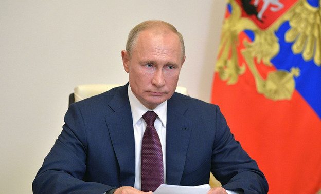 «Принимайте необходимые решения»: Владимир Путин поддержал продление ноябрьских праздников