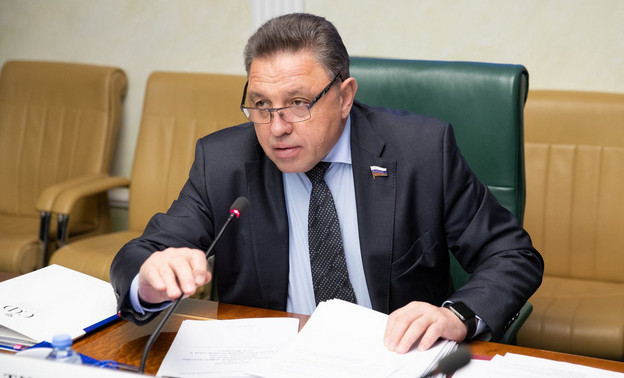 Кировский сенатор Вячеслав Тимченко лишился сразу двух крупных должностей