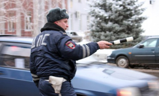 В Кировской области сотрудники ГИБДД остановили пьяного водителя выстрелами