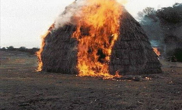 Семь тонн сена сгорело в Кировской области