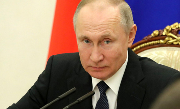 Путин объявил следующую неделю нерабочей и перенёс голосование