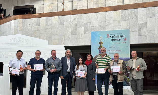 Известные художники написали 100 картин о васнецовской Вятке