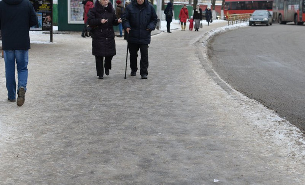 Тротуары в Кирове сравнили с бобслейными трассами