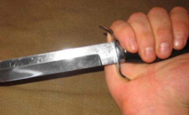 В Малмыже посетитель бара из ревности ударил мужчину ножом