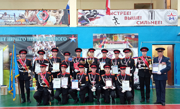 Кировские кадеты заняли первое общекомандное место на суворовском фестивале