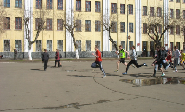 Кировчан приглашают принять участие в традиционной весенней легкоатлетической эстафете