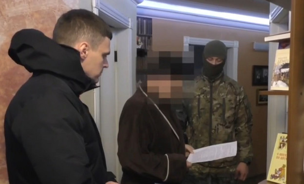 В Кирове задержали экс-директора госучреждения за взятку