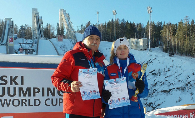 17-летняя летающая лыжница из Кирова успешно выступила в финале Кубка России