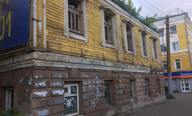 В сгоревшем доме на Ленина, завешенном баннером МЧС, откроется кафе