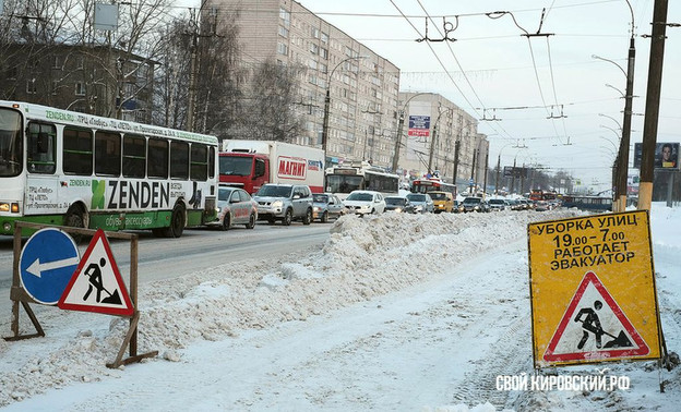 Много снега, мало денег. Почему кировские дороги становятся опасными для жизни