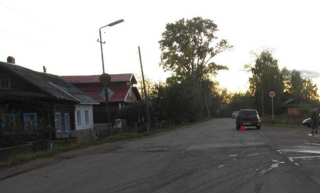 В Шабалинском районе водитель «ВАЗа» сбил мать и её годовалого ребёнка