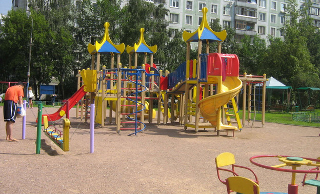 В Верхних Черёмушках появится детская и спортивная площадки