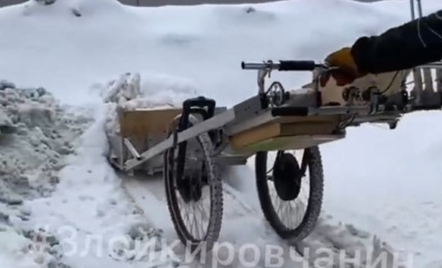 Кировчанин изобрёл средство для уборки снега на тротуарах (ВИДЕО)