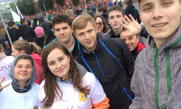 Кировские студенты впервые присоединились к всероссийскому параду студенчества (ФОТО)