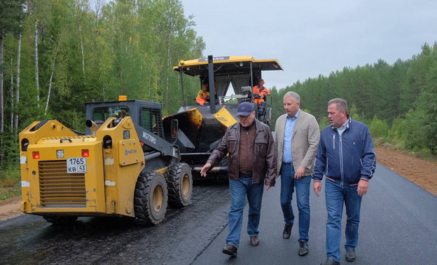 Александр Соколов оценил ремонт на участке дороги Вазюк - Опарино