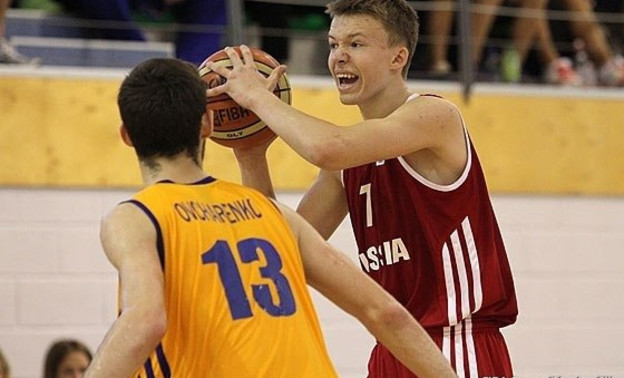 Юный кировский баскетболист вновь стал самым результативным в матче национального первенства