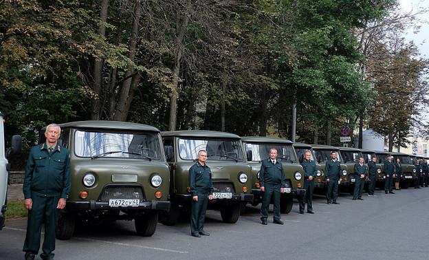 Кировским лесничим вручили ключи от новых служебных автомобилей