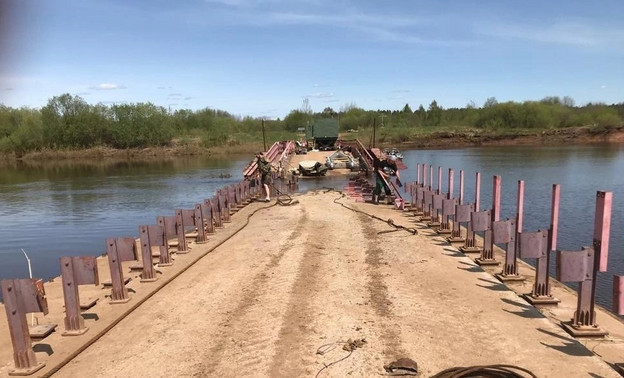 Наплавной мост в Каринторф начали монтировать в Кирово-Чепецке