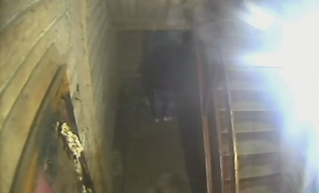 Полиция разыскивает поджигателя жилого дома в Кирове