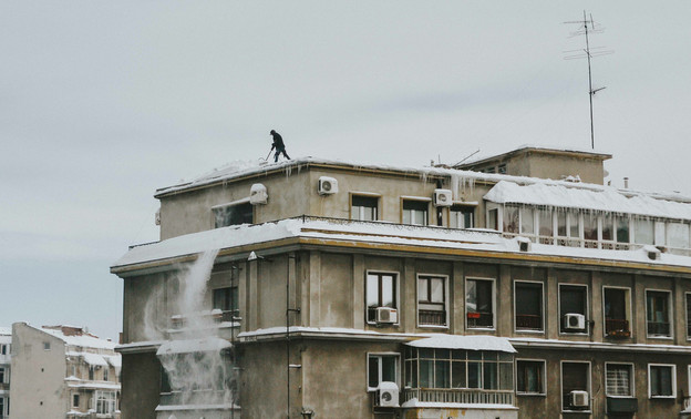 В Кирове 12 управляющих компаний не убирали снег и не чистили крыши