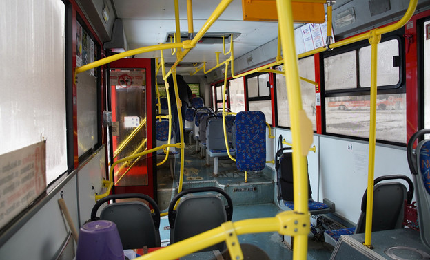 В Кирове организуют специальные автобусные рейсы до мест захоронений