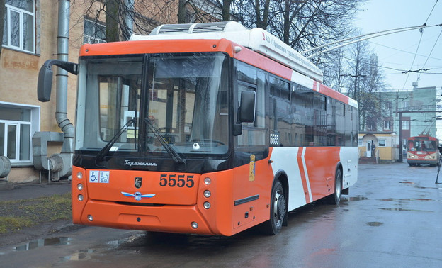 В Кирове вновь начал работать троллейбус с автономным ходом