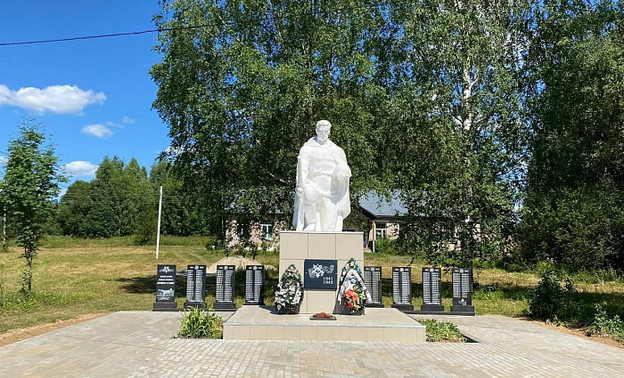 В Орловском районе по ППМИ благоустроили мемориальный комплекс