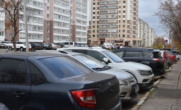 В Кирове создают реестр действующих парковок