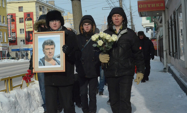 «Его убил режим». В Кирове прошла памятная акция в честь Бориса Немцова