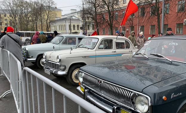 У дворца творчества - Мемориал состоится выставка ретроавтомобилей