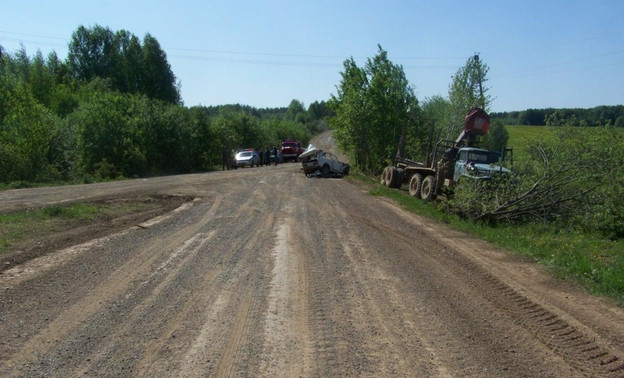 В Афанасьевском районе «УРАЛ» протаранил «ВАЗ»