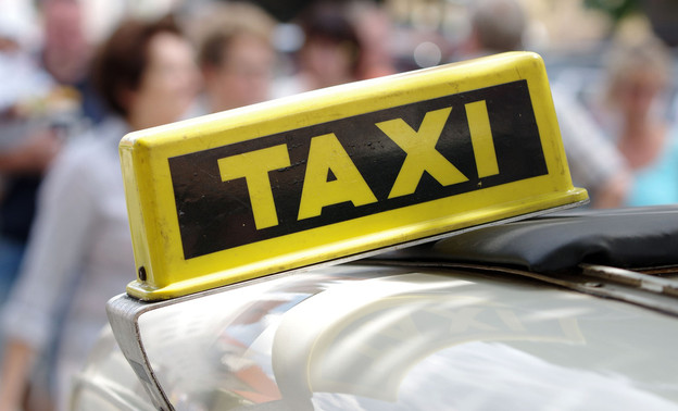 «Даже сейчас на такси дешевле»: кировский водитель - о повышении платы за проезд