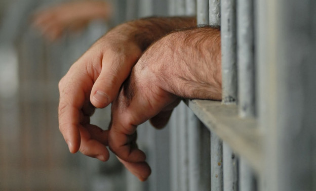 Тюменец обокрал кировчан на полмиллиона рублей, находясь в тюрьме